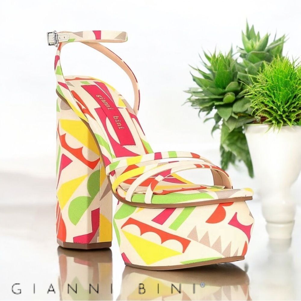 Gianni Bini PARRISH GEO PRINT Strappy Platform Sandal